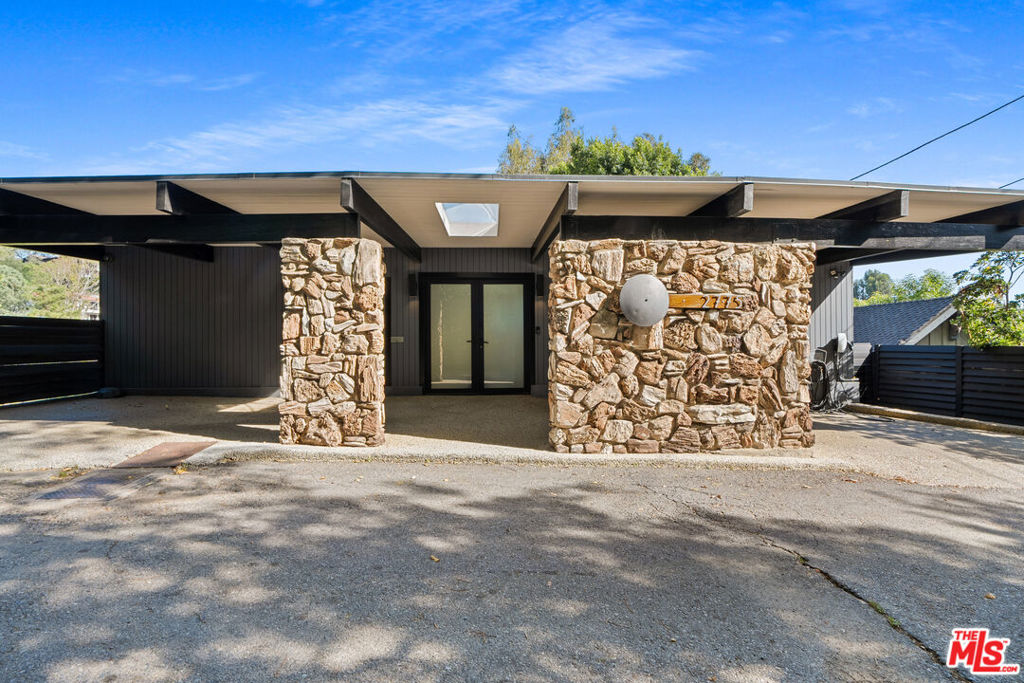 2775 Rinconia Drive