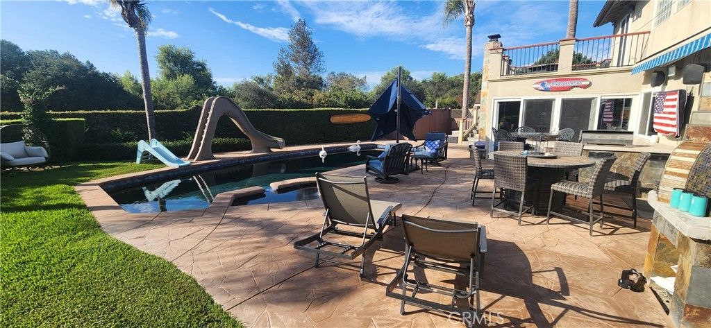 Photo of 6852 Jardines Drive, Huntington Beach, CA 92647 (MLS # OC25221817)