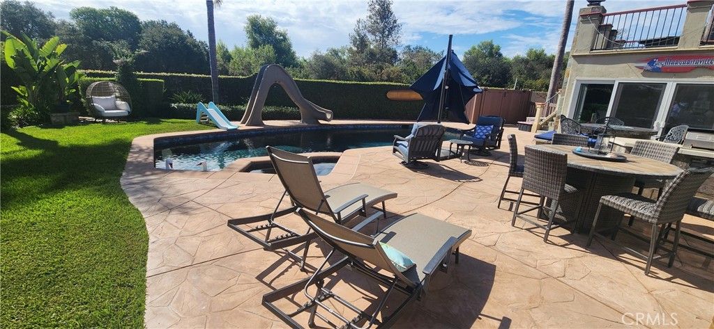 Photo of 6852 Jardines Drive, Huntington Beach, CA 92647 (MLS # OC25221817)