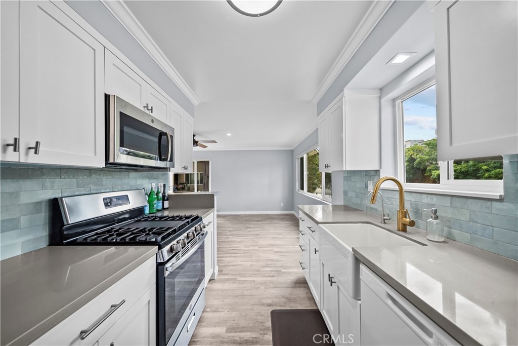 11138 Aqua Vista Street 52