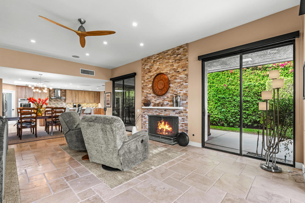 The Springs C.C. - Residential