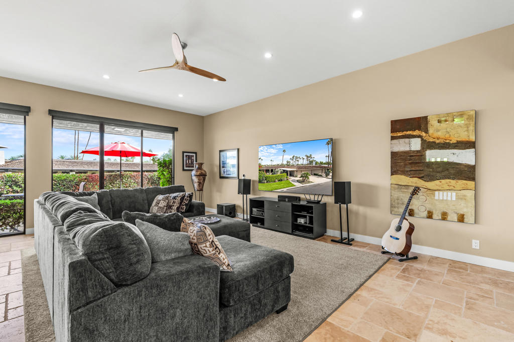 The Springs C.C. - Residential