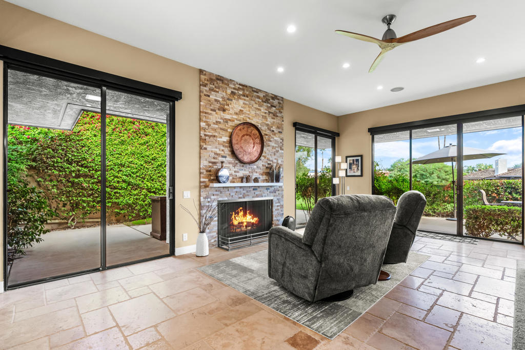 The Springs C.C. - Residential