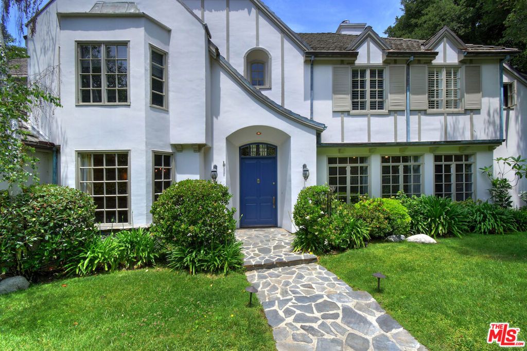 Photo of 3254 Oakdell Road, Studio City, CA 91604 (MLS # 26656665)