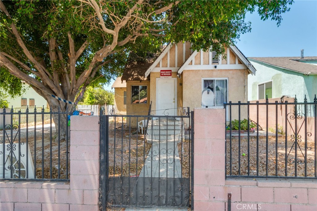 LOCATION! LOCATION! LOCATION!
This charming 2-bedroom, 1-bath home offers an incredible opportunity for investors or visionary buyers! While it needs some TLC, it's perfect for a flip or buy-and-hold strategy.
FHA buyers welcomed! This property qualifies for an FHA 203(k) loan, allowing you to purchase the home as-is and renovate to your style and needs.
BONUS: MASSIVE LOT!
Plenty of room to build your dream backyard with a pool, ADU (Accessory Dwelling Unit), or even consider a tear-down and rebuild under the R3 zoning—perfect for multifamily or apartment development. The possibilities are endless!
Whether you're looking to create generational wealth, build equity through renovations, or develop income-producing units, this property offers huge upside potential.
Yes, it needs work—but that means you get the chance to personalize it, increase its value, or generate rental income.
??Prime Location:
Close to major freeways, Cal State LA, East Los Angeles College, and just 11.6 miles from USC.
?? Motivated Seller – Priced to Move!
Don't miss your chance—RUN, don’t walk! This one won’t last long!