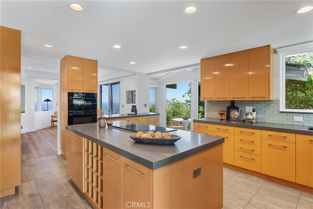 1201 Via La Jolla