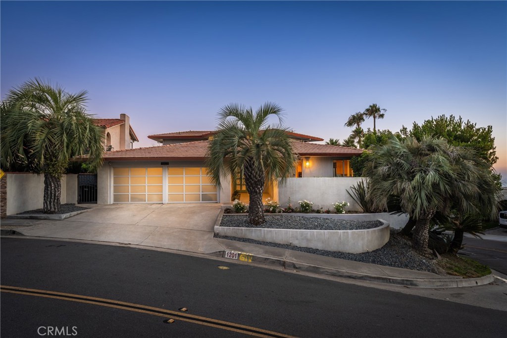 1201 Via La Jolla