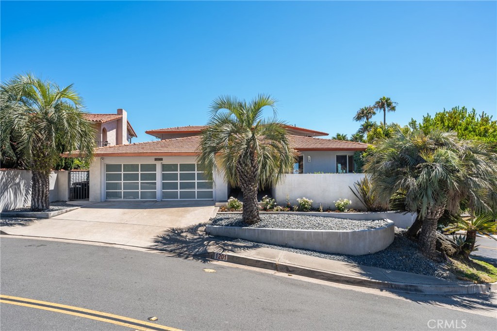 1201 Via La Jolla