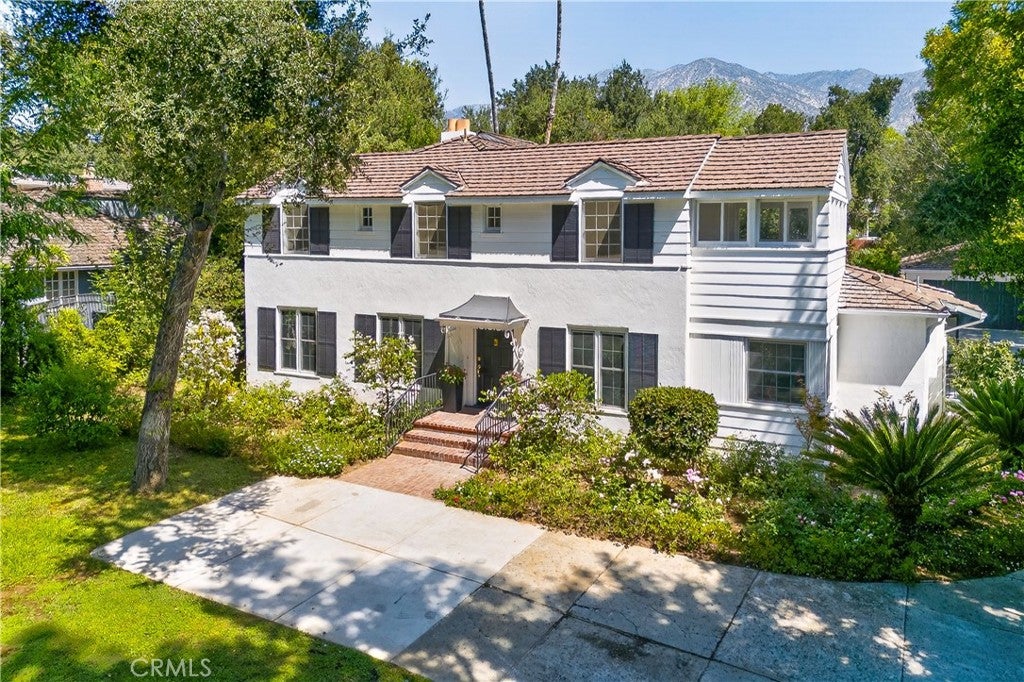 275 Arbolada Dr