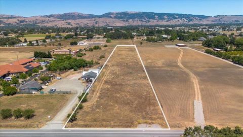 Photo of 12950 Santa Teresa Boulevard, San Martin, CA 95046 (MLS # ML82052714)
