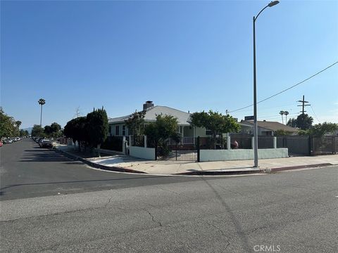 Photo of 10842 Saticoy Street, Sun Valley, CA 91352 (MLS # SR25200633) Photo of 10842 Saticoy Street, Sun Valley, CA 91352 (MLS # SR25200633)