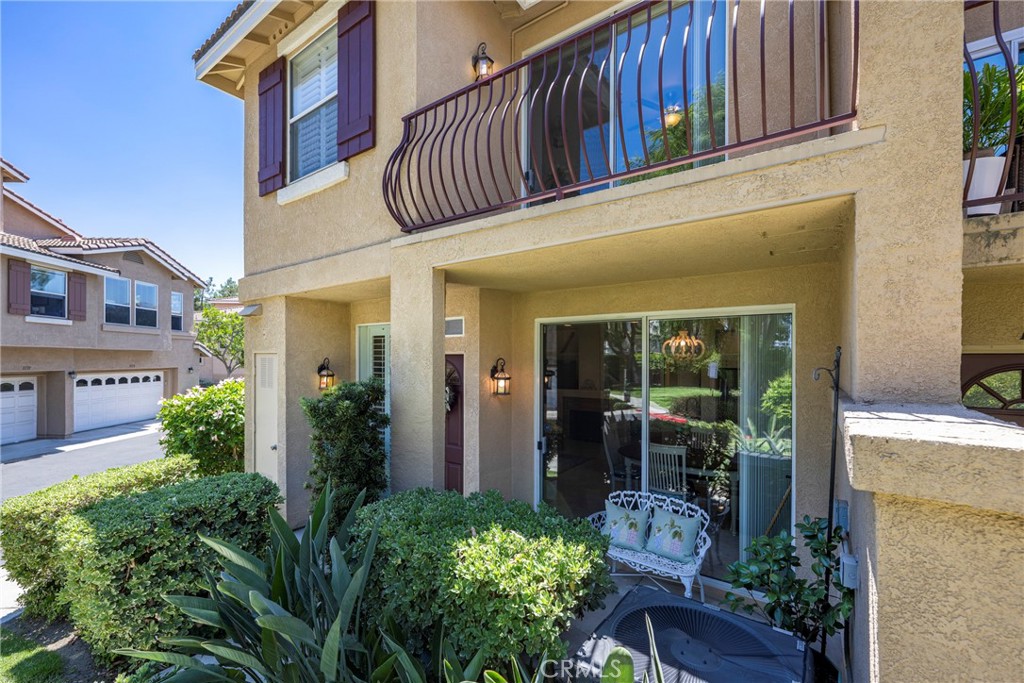 1153 S Positano