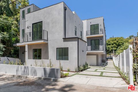 Photo of 1819 N Ashmore Place, Los Angeles, CA 90026 (MLS # 25631557)