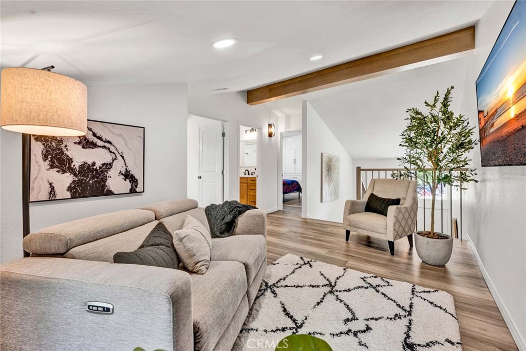 6512 E Camino Vista 6