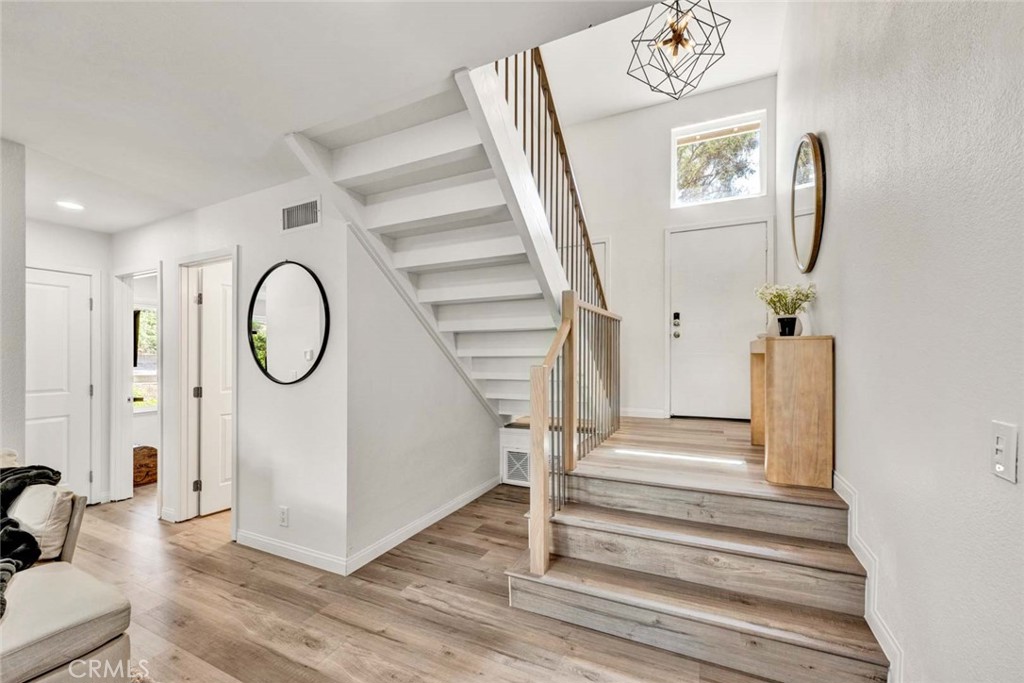 6512 E Camino Vista 6