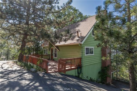 Photo of 1268 Aleutian Drive, Lake Arrowhead, CA 92352 (MLS # IG25121728)