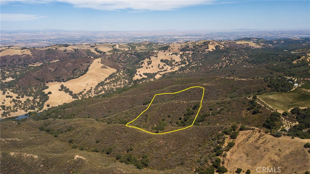 20 rustic acres in the heart of Paso Robles wine country...this is a unique opportunity to own a piece of Westside Paso Robles within the Adelaida District AVA. Currently, this property DOES NOT HAVE LEGAL ACCESS. Priced well below market to give a buyer the ability to work with neighboring property owners to develop legal access to the site. Enjoy forested acres and the natural beauty of the Westside at a price that you can afford!