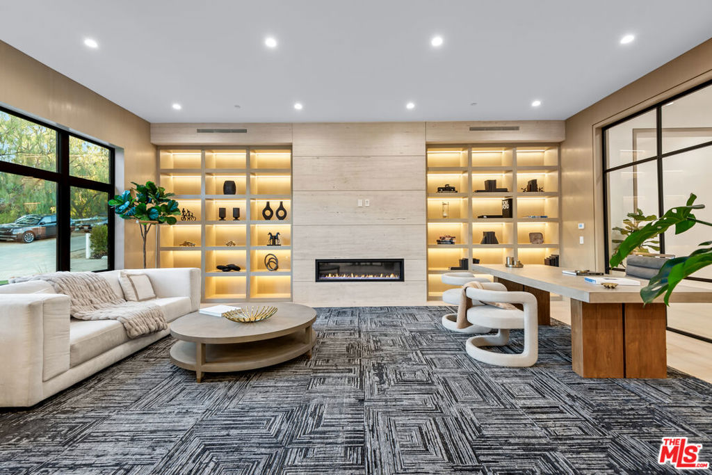 24247 Bridle Trail Rd