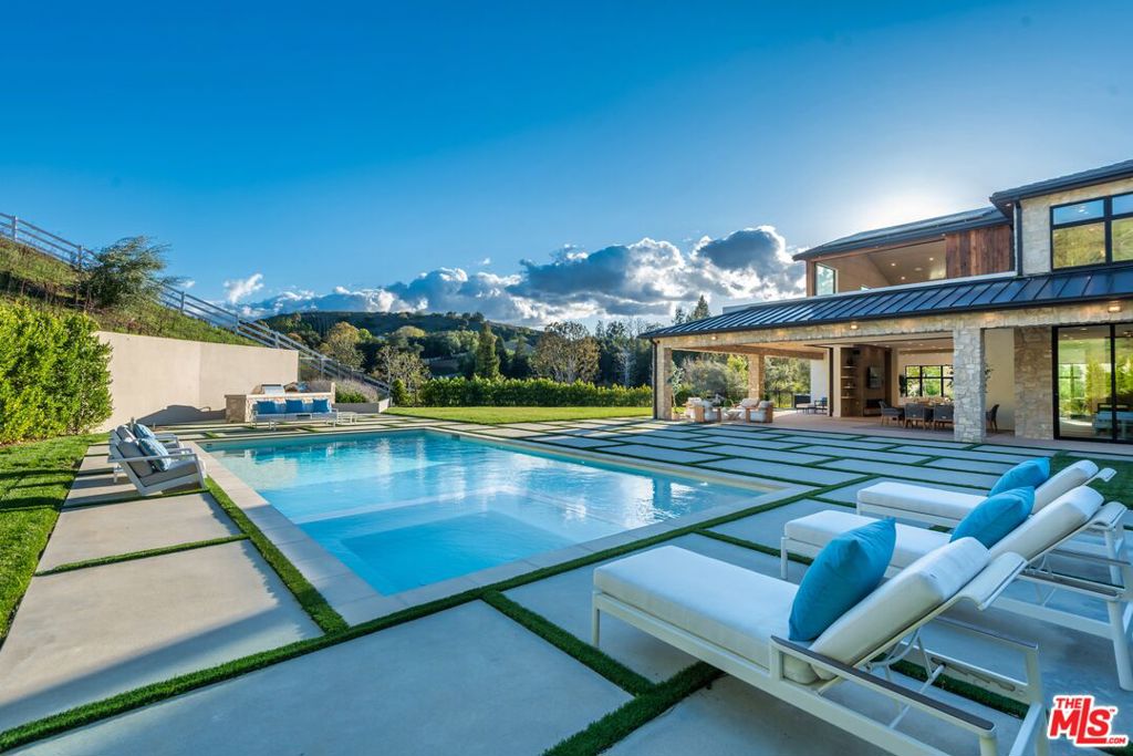 24247 Bridle Trail Rd