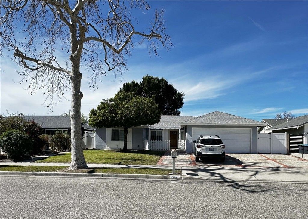 Photo of 1387 Cherry Avenue, Simi Valley, CA 93065 (MLS # SR26041656)