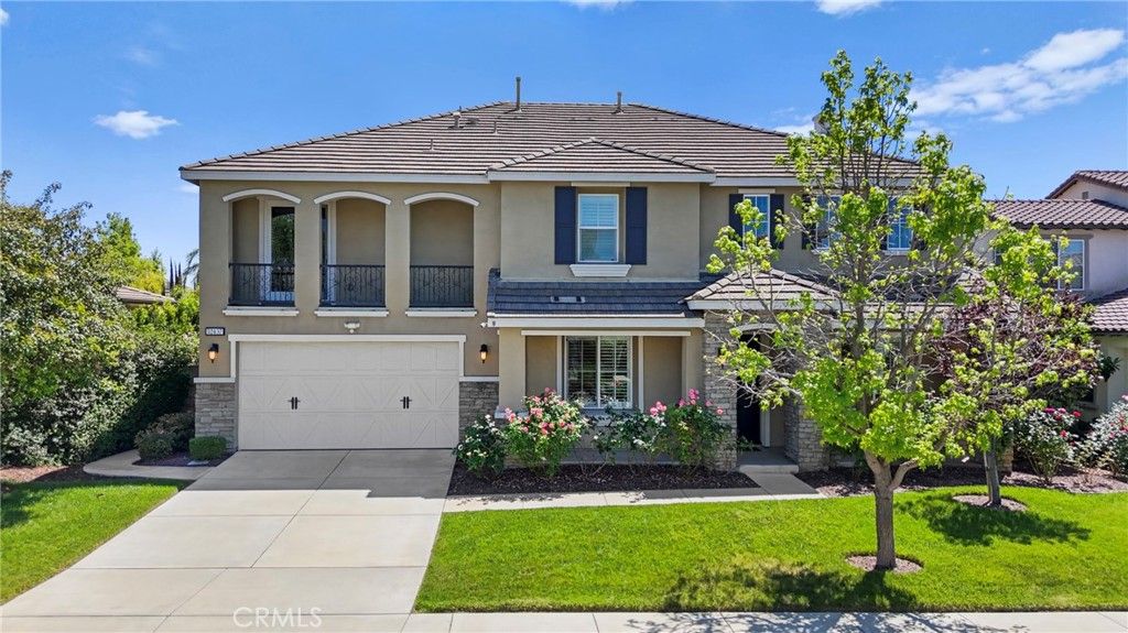 Photo of 32437 Yosemite Ln, Temecula, CA 92592 (MLS # SW26080667)