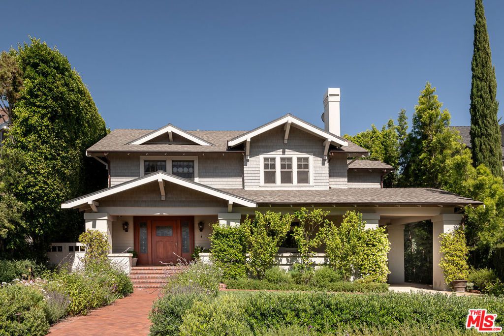 Photo of 214 S Van Ness Avenue, Los Angeles, CA 90004 (MLS # 26834183)