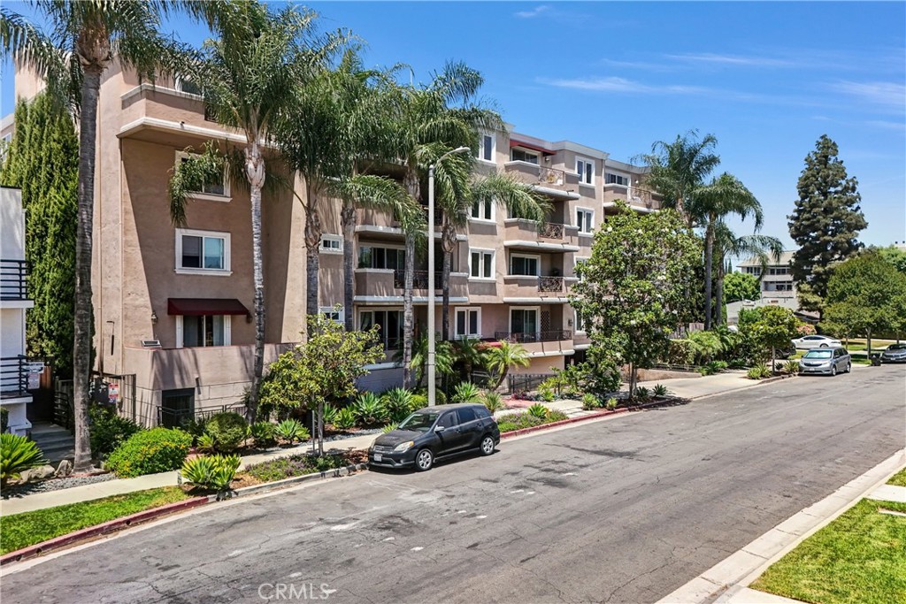 Properties 1 4533 Vista Del Monte Avenue 201