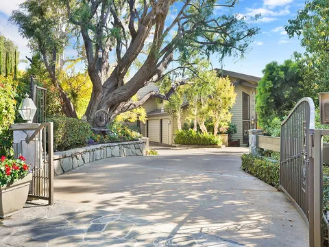 10841 Hideaway Dr, North Tustin, CA 92705 - MLS#: OC26020577