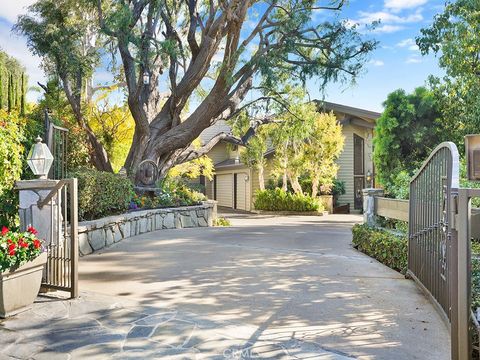 10841 Hideaway North Tustin CA 92705