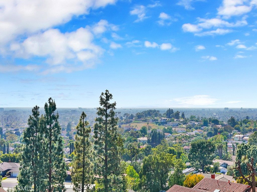 Photo of 10841 Hideaway Dr, North Tustin, CA 92705 (MLS # OC26020577)