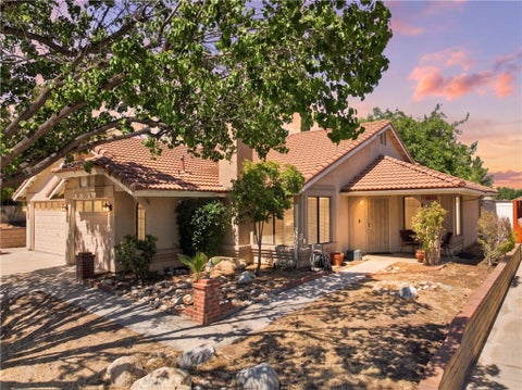 Photo of 4825 Avenida Vista Verde, Palmdale, CA 93551 (MLS # SR26199234)