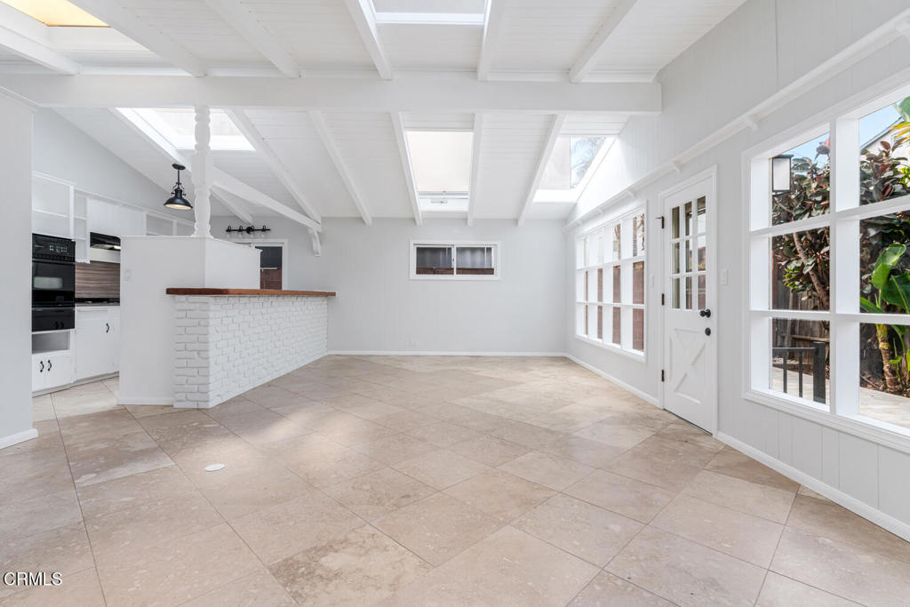 125 Ventura Avenue