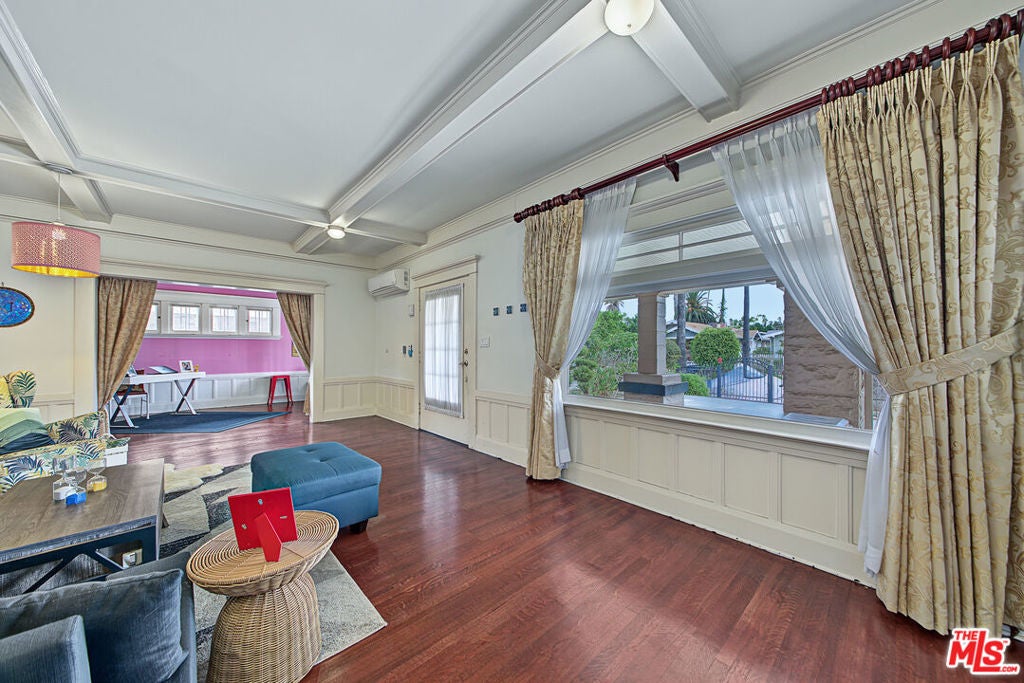 163 S Hobart Boulevard