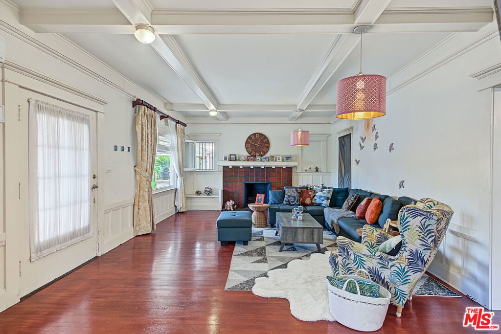 163 S Hobart Boulevard