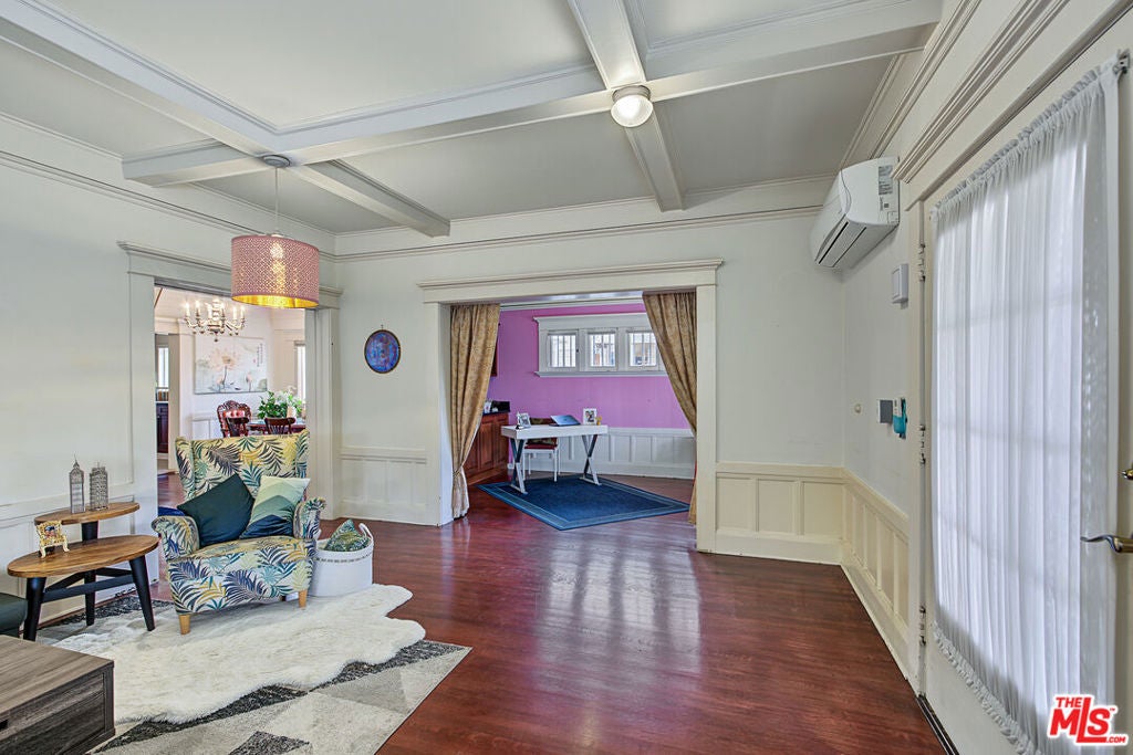 163 S Hobart Boulevard