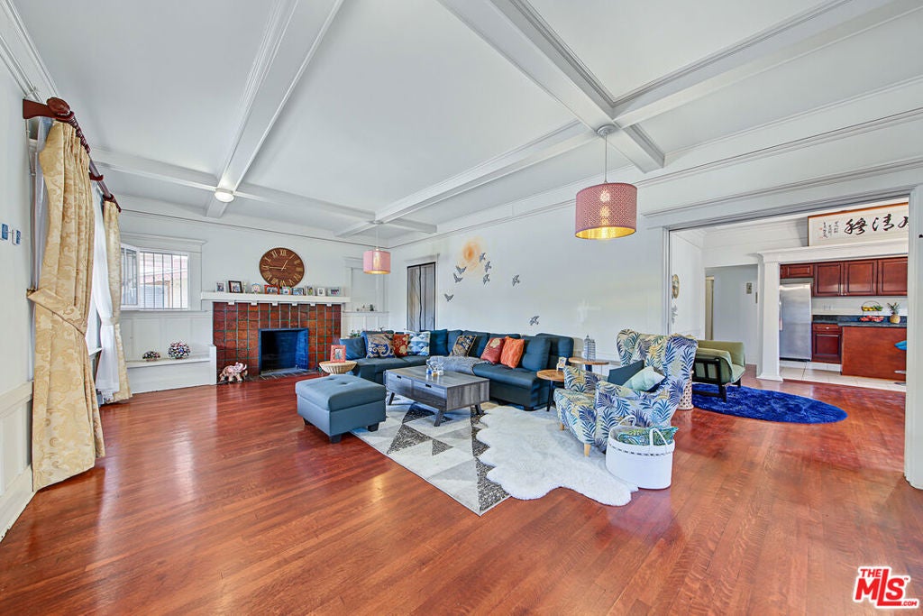 163 S Hobart Boulevard