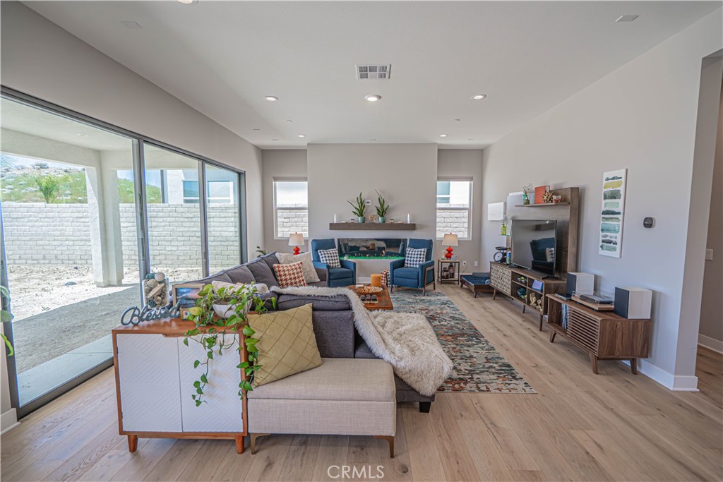 Valencia Hills (VLHL) - Residential