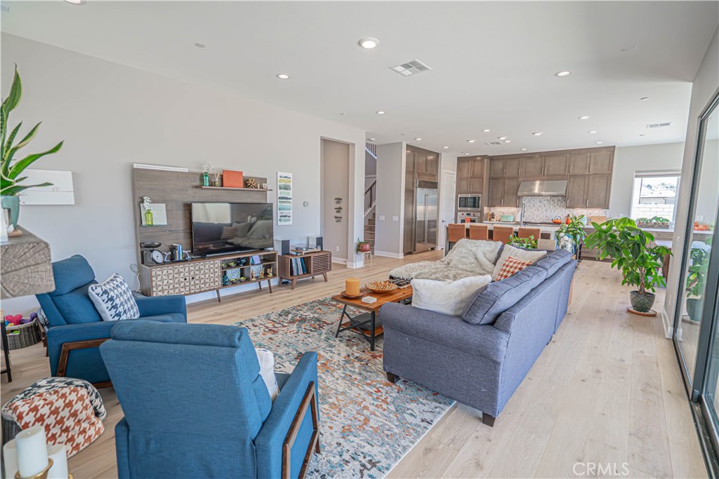 Valencia Hills (VLHL) - Residential