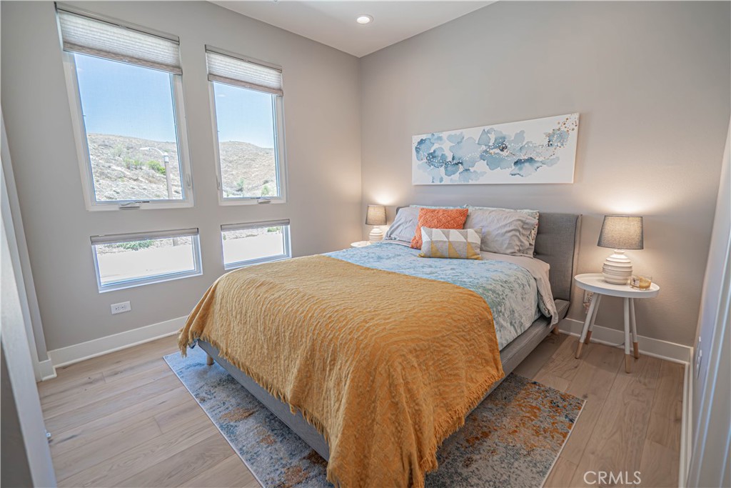 Valencia Hills (VLHL) - Residential
