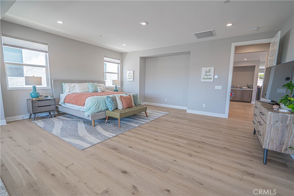 Valencia Hills (VLHL) - Residential