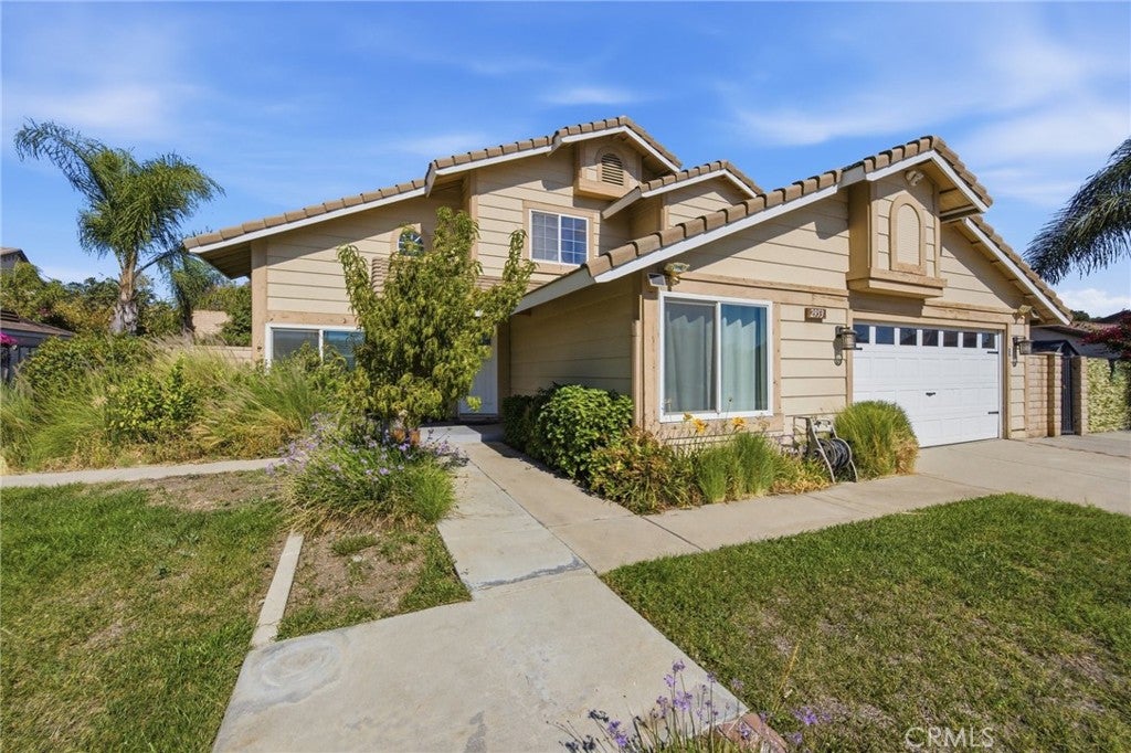 2953 N Orange