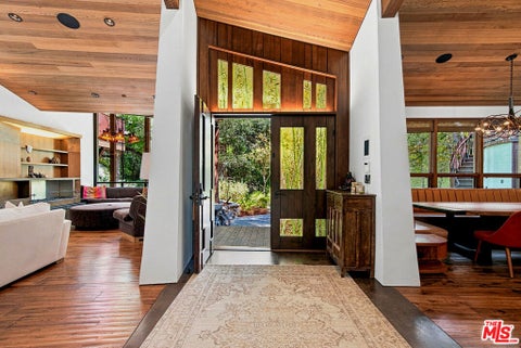 Photo of 3851 Kingswood Road, Sherman Oaks, CA 91403 (MLS # 26985939)