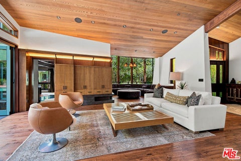 Photo of 3851 Kingswood Road, Sherman Oaks, CA 91403 (MLS # 26985939)