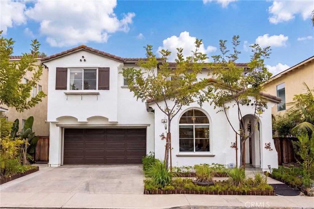 18 Radiance Lane