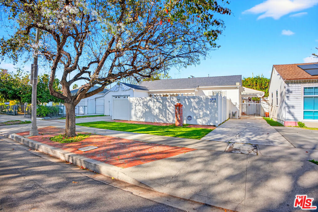 18813 Cantlay Street