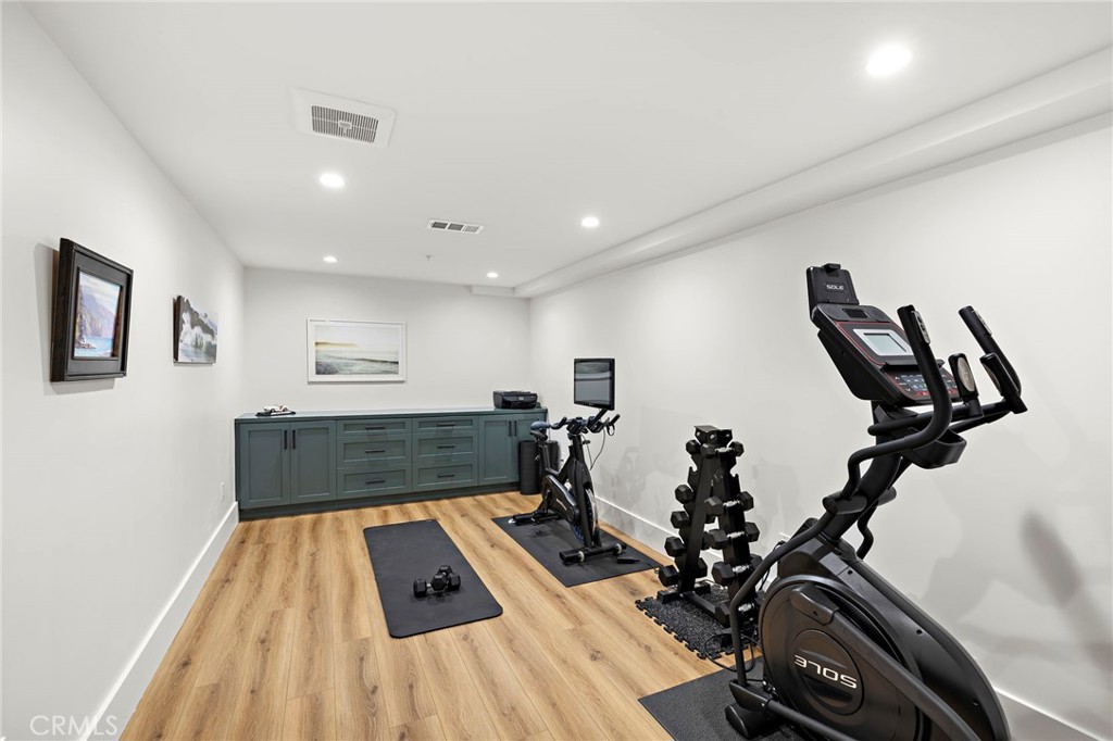 Corona del Mar North of PCH (CNHW) - Residential