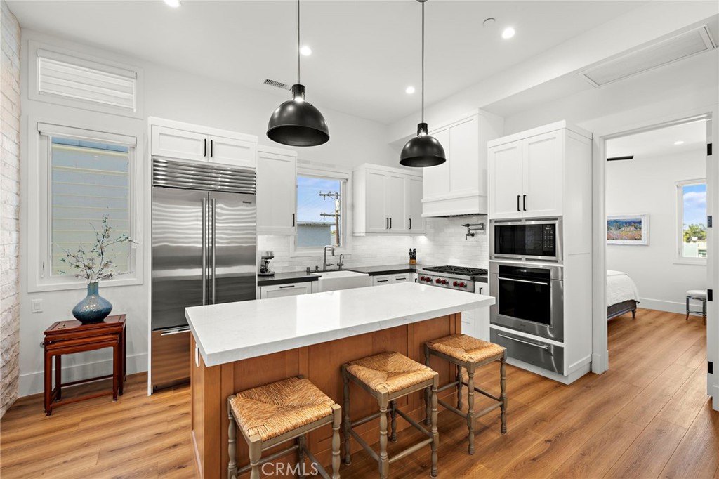 Corona del Mar North of PCH (CNHW) - Residential