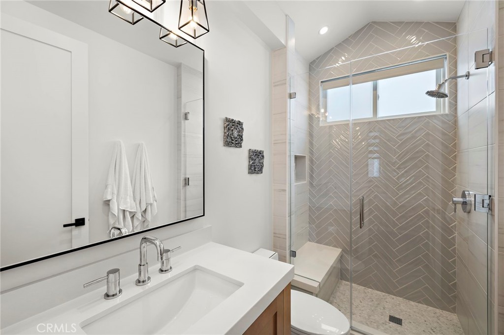 Corona del Mar North of PCH (CNHW) - Residential