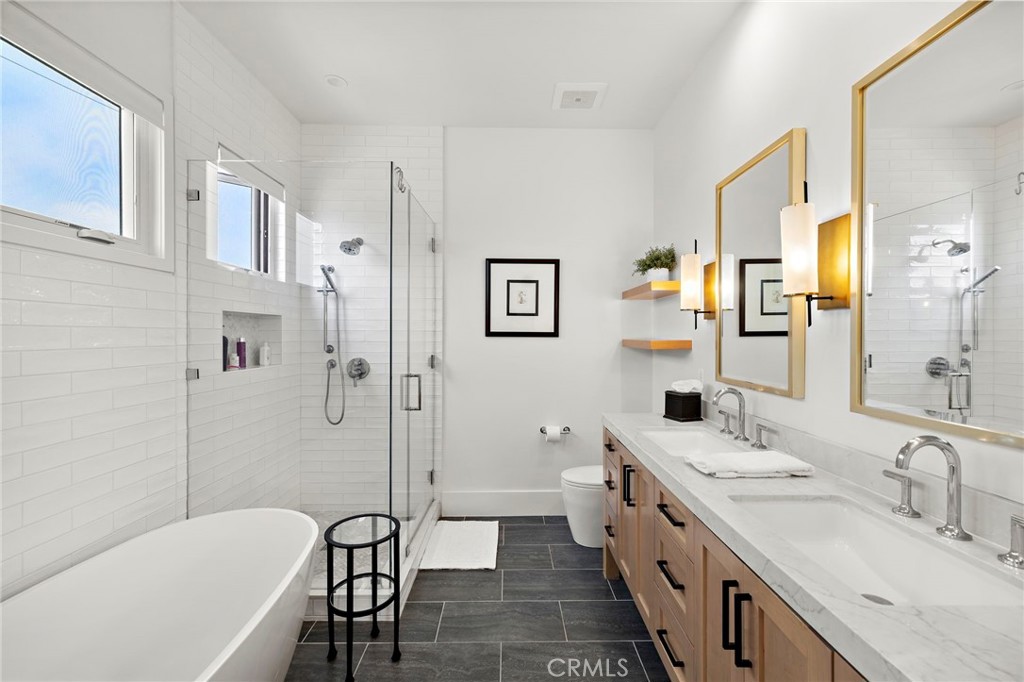Corona del Mar North of PCH (CNHW) - Residential