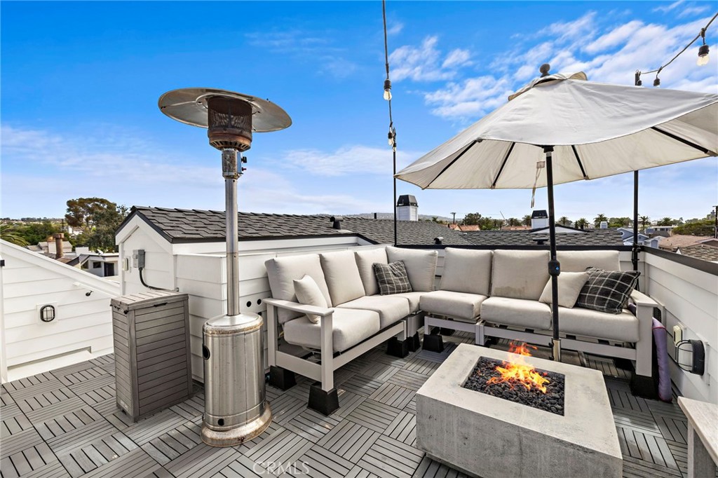 Corona del Mar North of PCH (CNHW) - Residential